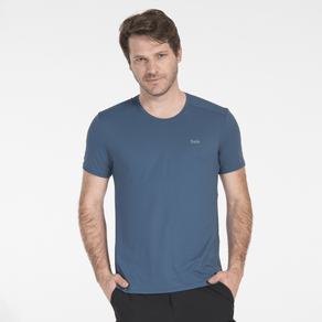 camiseta-solo-ion-uv-com-protecao-solar-masculina-azul-galaxia-para-praia-pe-na-trilha-1