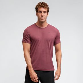 camiseta-solo-vitality-com-protecao-solar-uv50-masculina-vinho-mescla-para-atividades-pe-na-trilha-1