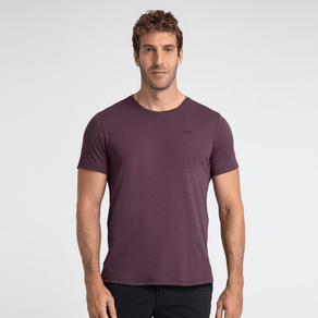 camiseta-solo-vitality-com-protecao-solar-uv50-masculina-sassafras-perfil-pe-na-trilha-1