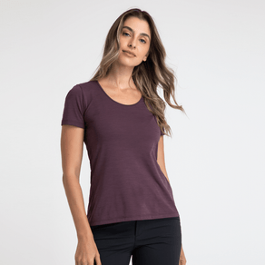 camiseta-solo-vitality-com-protecao-solar-uv50-feminina-sassafras-perfil-pe-na-trilha-1