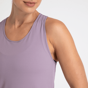 camiseta-solo-regata-com-protecao-solar-ion-uv50-feminina-nirvana-para-o-verao-perfil-pe-na-trilha-3