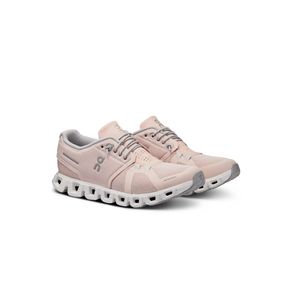 tenis-on-running-cloud-feminino-rosa-claro-branco-para-corrida-academia-perfil-pe-na-trilha-1