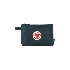 necessaire-gear-pocket-navy-pe-na-trilha-1